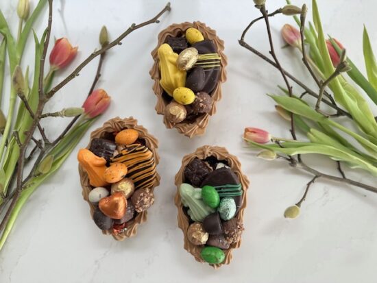 Påskeæg m. dulcey chokoladeskal og fyldt chokolade